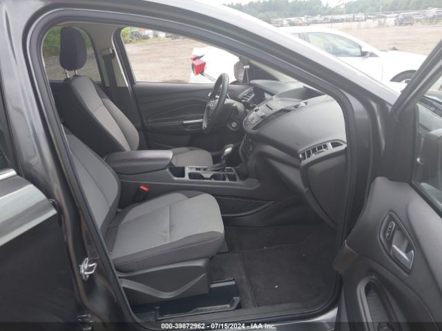 1FMCU0GD7JUB84983 Ford ESCAPE SE