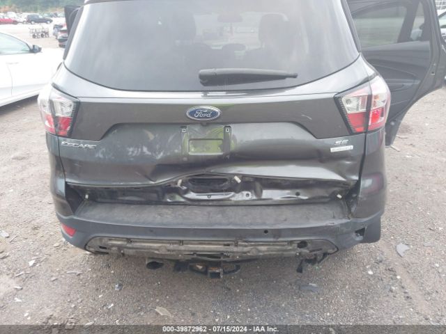1FMCU0GD7JUB84983 Ford ESCAPE SE