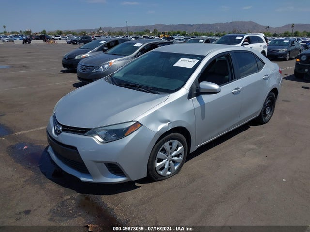 Toyota COROLLA LE 2015 5YFBURHE4FP352093 Image 2