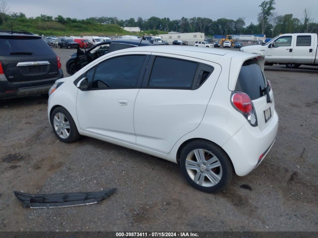 Chevrolet Spark 1lt Cvt 2015 KL8CD6S97FC726602 Image 3