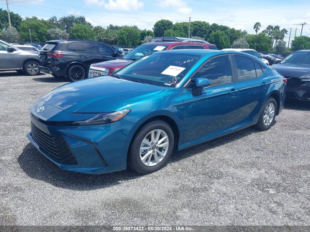 Toyota CAMRY LE 2025 4T1DAACK7SU502545 Image 2