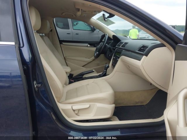 1VWAT7A31EC054987 Volkswagen Passat 1.8t Wolfsburg Edition