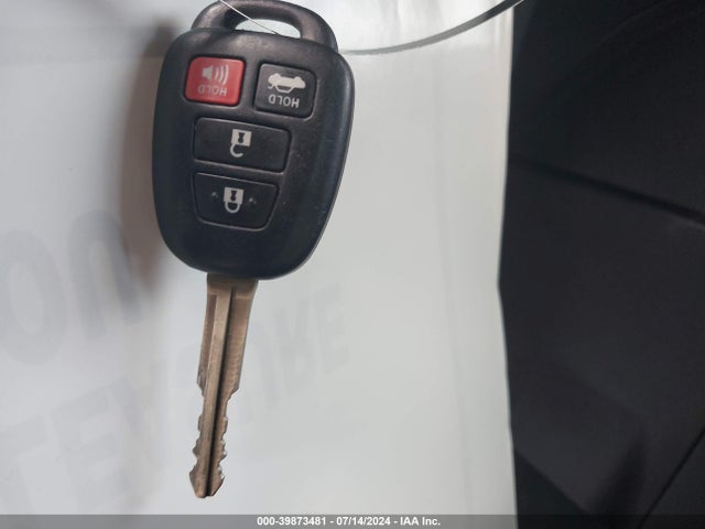 Toyota COROLLA LE 2016 5YFBURHE5GP437445 Image 11