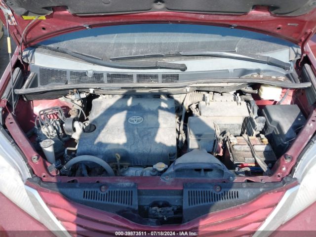 5TDKK3DC8FS573517 Toyota Sienna Le 8 Passenger
