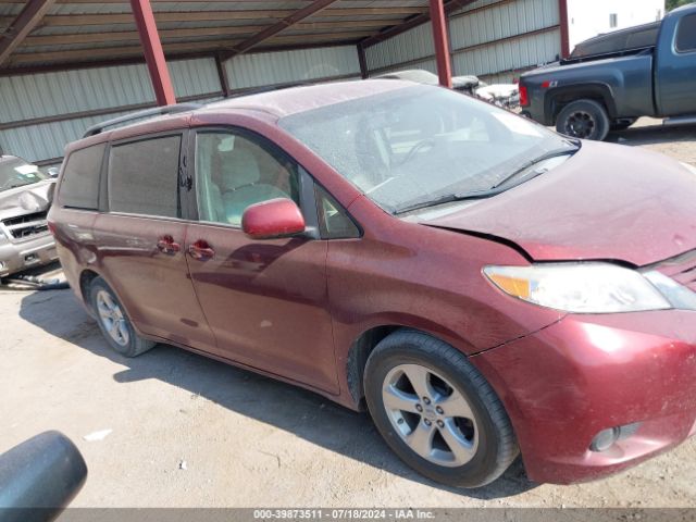 5TDKK3DC8FS573517 Toyota Sienna Le 8 Passenger