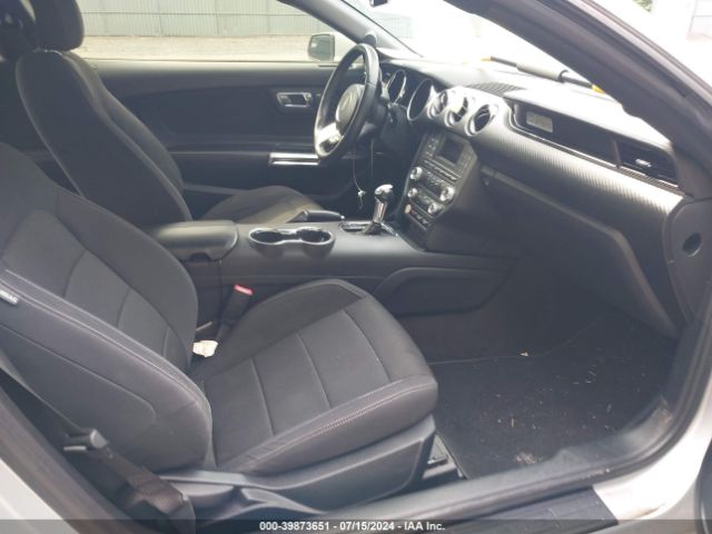 1FA6P8AM6G5296280 Ford Mustang V6