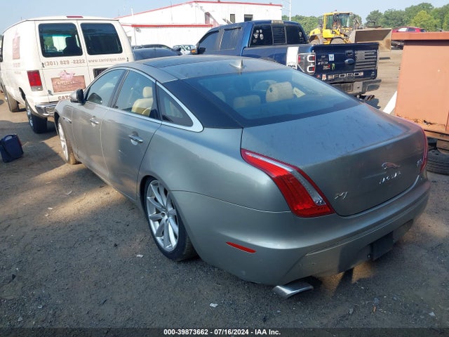 2013 JAGUAR XJ SAJWJ1CD9D8V49149 Photo 2
