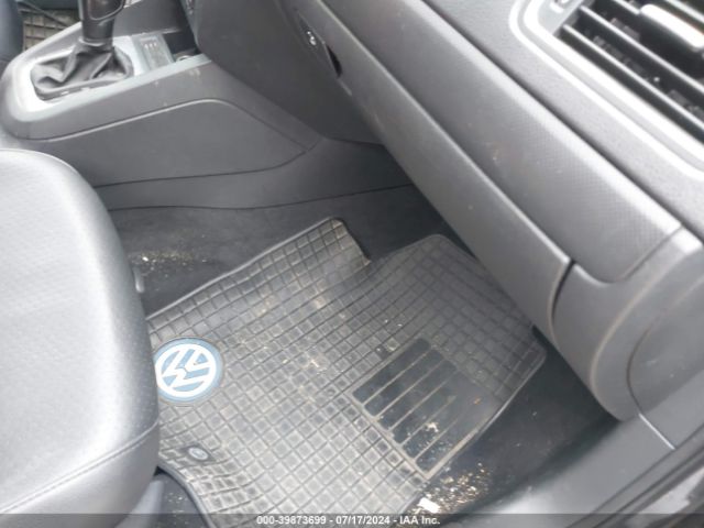 3VWD17AJ3EM395338 Volkswagen JETTA SE