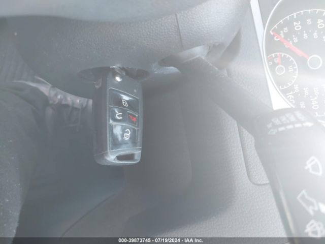 3VW217AU7FM026288 Volkswagen Golf Tsi S 4-door