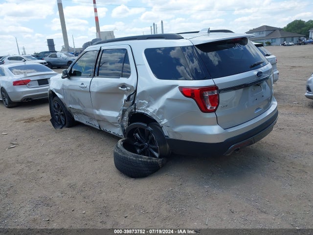 Ford EXPLORER XLT 2017 1FM5K8D87HGC04176 Image 3
