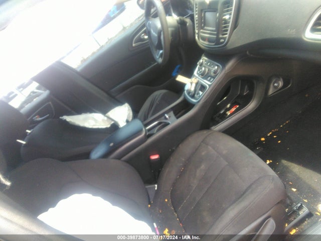 Chrysler 200 Limited 2015 1C3CCCAB6FN538417 Image 5