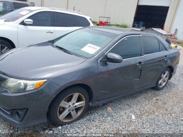 4T1BF1FKXEU317415 Toyota CAMRY SE