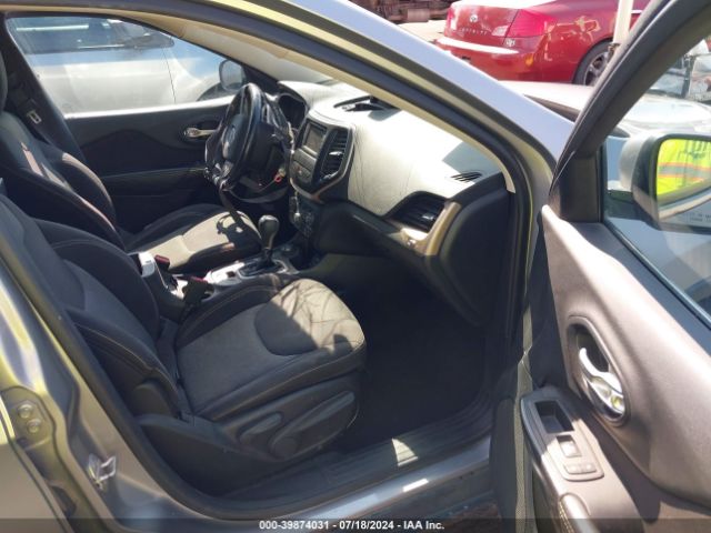 1C4PJMCS5EW272399 Jeep Cherokee Latitude