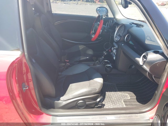 2010 MINI COOPER S WMWMF7C59ATZ70068 Photo 4