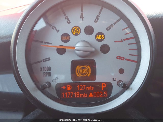 2010 MINI COOPER S WMWMF7C59ATZ70068 Photo 6