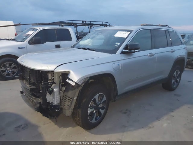Jeep Grand Cherokee 4xe 2024 1C4RJYB68R8516822 Image 2