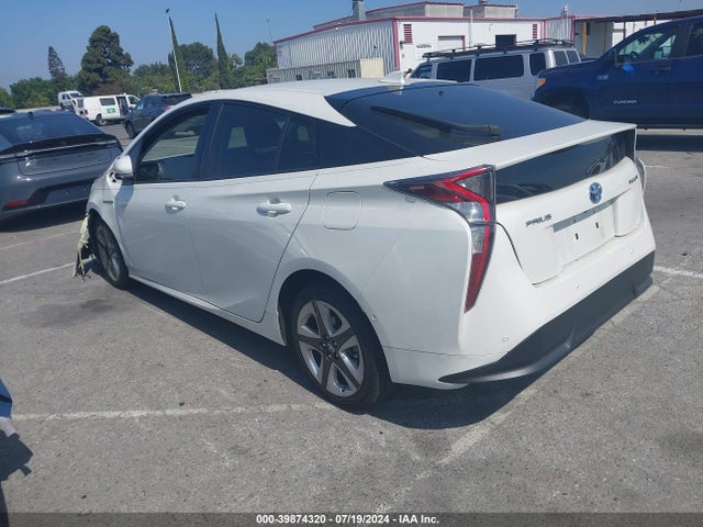 Toyota Prius Three Touring 2018 JTDKARFUXJ3059819 Image 3
