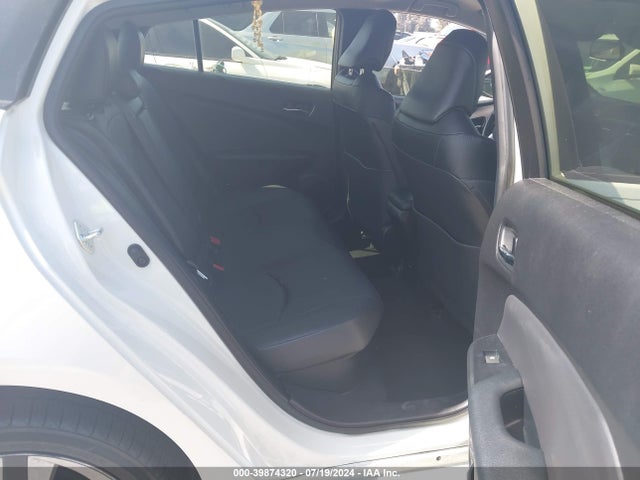 Toyota Prius Three Touring 2018 JTDKARFUXJ3059819 Image 8