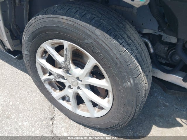 1C4PJMCB8HW570756 Jeep Cherokee Latitude 4x4
