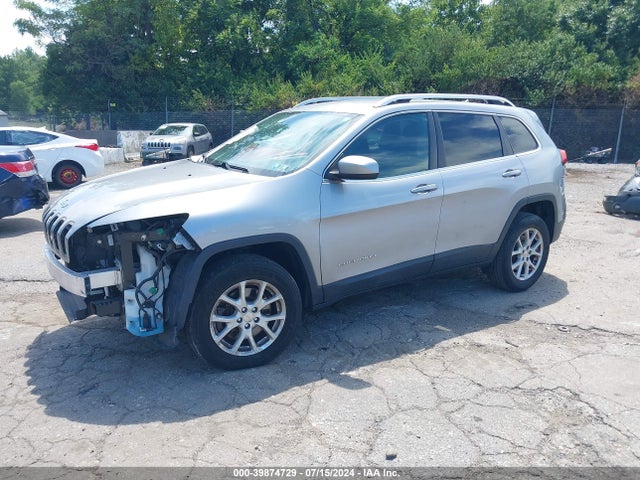 1C4PJMCB8HW570756 Jeep Cherokee Latitude 4x4