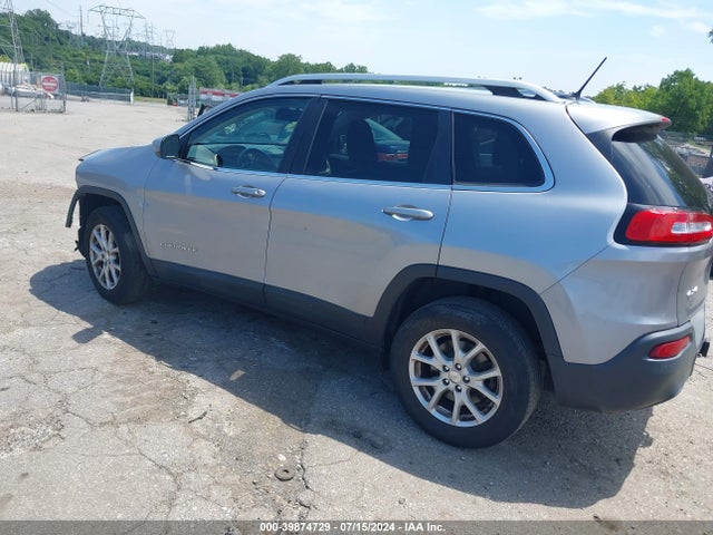 1C4PJMCB8HW570756 Jeep Cherokee Latitude 4x4