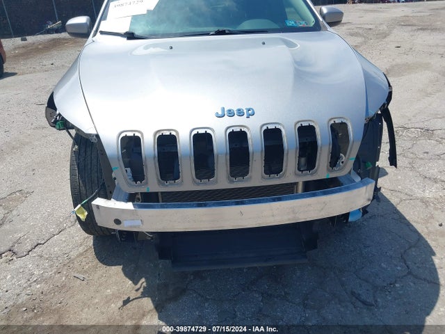 1C4PJMCB8HW570756 Jeep Cherokee Latitude 4x4