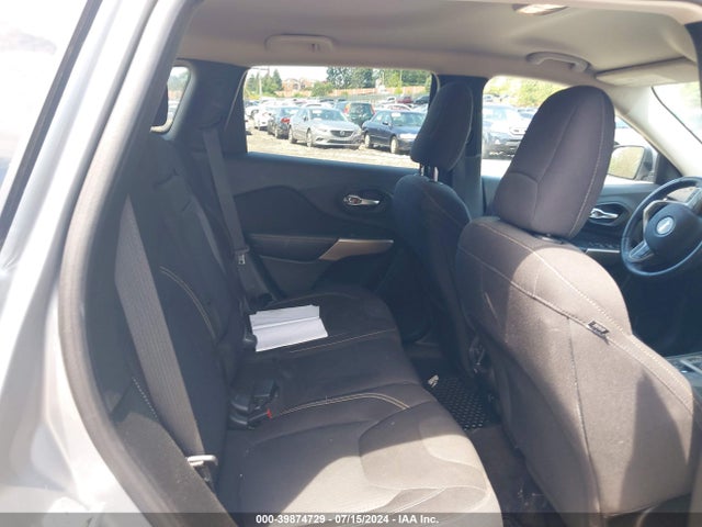 1C4PJMCB8HW570756 Jeep Cherokee Latitude 4x4