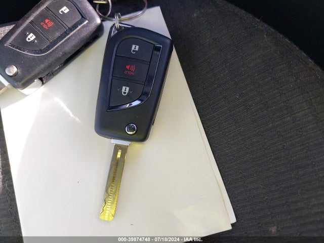 39874748 :رقم المزاد ، NMTKHMBX0JR054642 vin ، 2018 Toyota C-hr Xle مزاد بيع