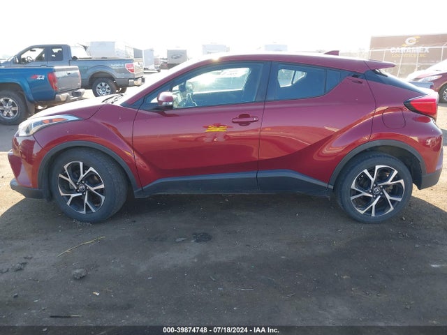 39874748 :رقم المزاد ، NMTKHMBX0JR054642 vin ، 2018 Toyota C-hr Xle مزاد بيع