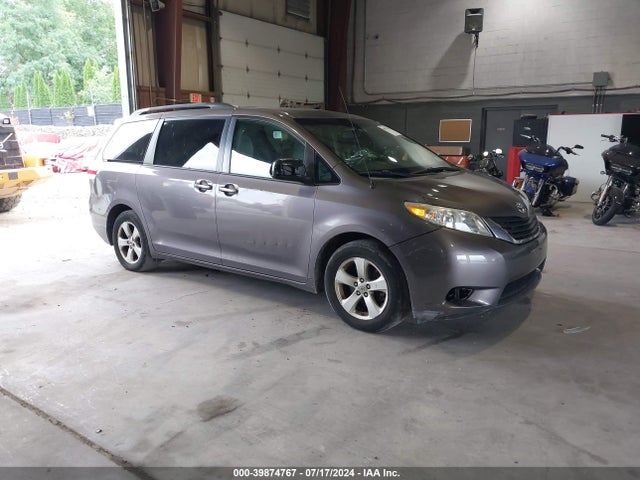 Toyota Sienna Le V6 8 Passenger 2014 5TDKK3DC8ES462237 main image