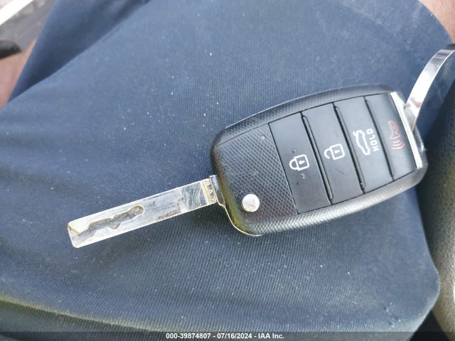 KIA Optima Lx 2017 5XXGT4L30HG139879 Image 11