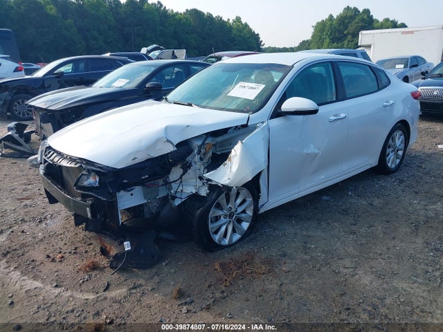 KIA Optima Lx 2017 5XXGT4L30HG139879 Image 2