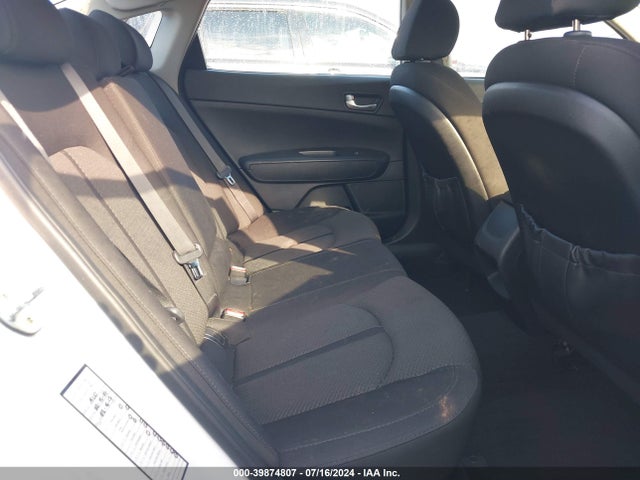 KIA Optima Lx 2017 5XXGT4L30HG139879 Image 8