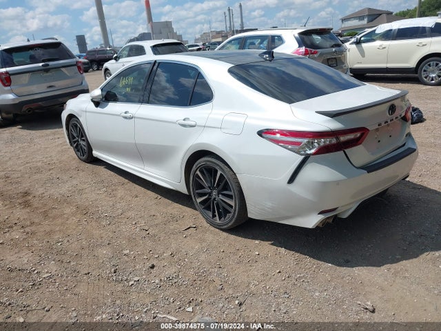 Toyota CAMRY XSE 2018 4T1B61HK0JU147122 Image 3
