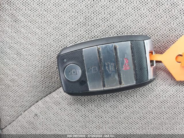 5XXGT4L17GG103247 KIA Optima Lx Turbo