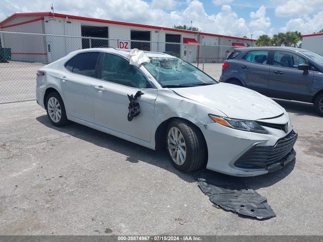 Toyota CAMRY LE 2024 4T1R11AK8RU245365 main image