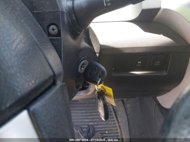 5TFDY5F19FX426468 Toyota Tundra Sr5 5.7l V8