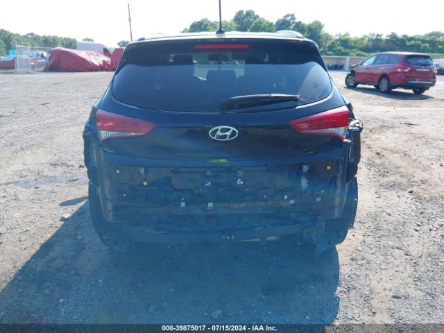 KM8J33A49HU381376 Hyundai TUCSON SE