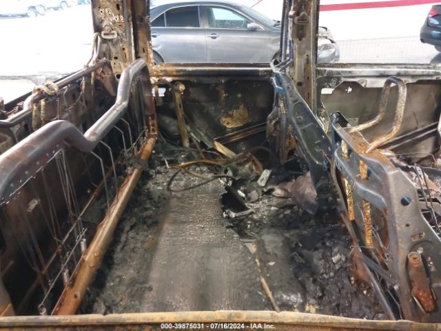 3C6TR5CT0JG363893 RAM 2500 Tradesman  4x4 6'4 Box