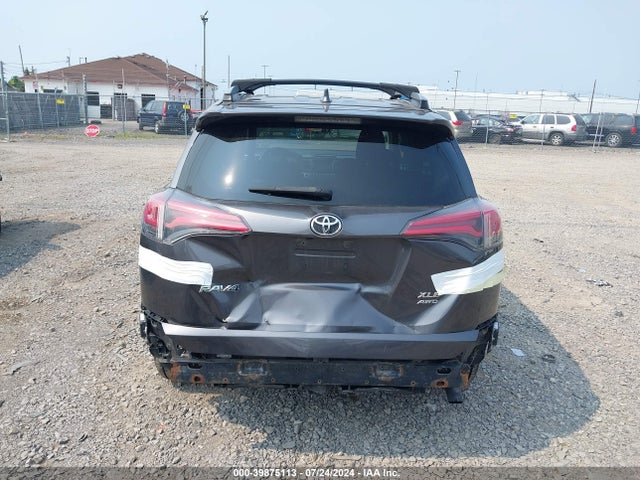 Toyota Rav4 Xle 2017 JTMRFREV1HJ705412 Image 16