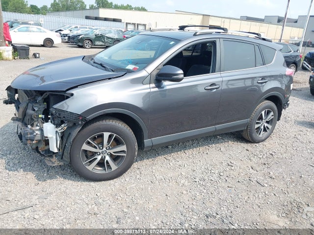 Toyota Rav4 Xle 2017 JTMRFREV1HJ705412 Image 2