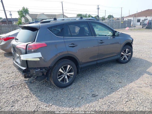 Toyota Rav4 Xle 2017 JTMRFREV1HJ705412 Image 4