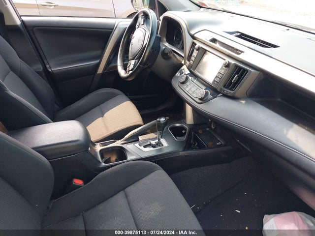 Toyota Rav4 Xle 2017 JTMRFREV1HJ705412 Image 5