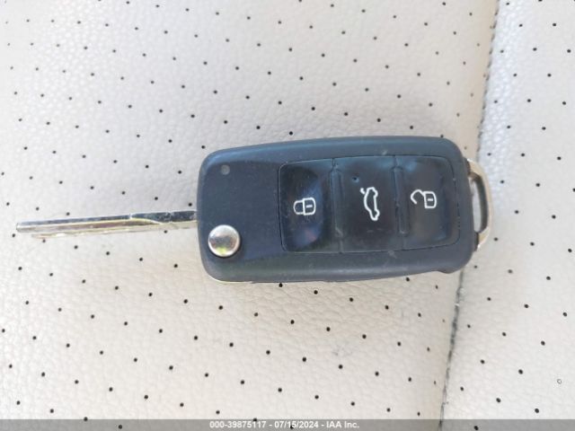 WVGAV7AX8GW603338 Volkswagen TIGUAN S