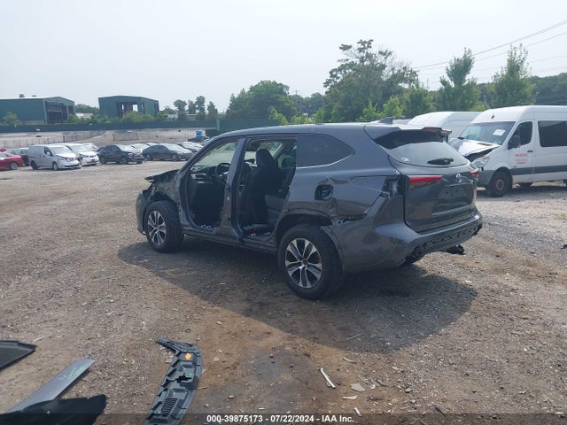Toyota Highlander Xle 2022 5TDGZRBHXNS169023 Image 3