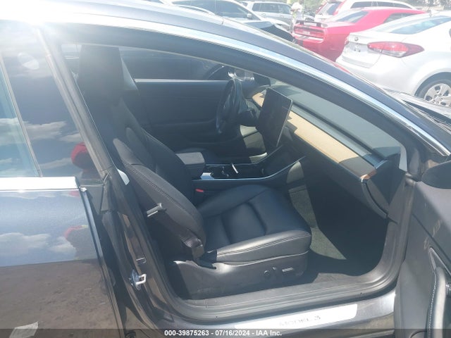 2019 TESLA MODEL 3 5YJ3E1EA1KF300768 Photo 4