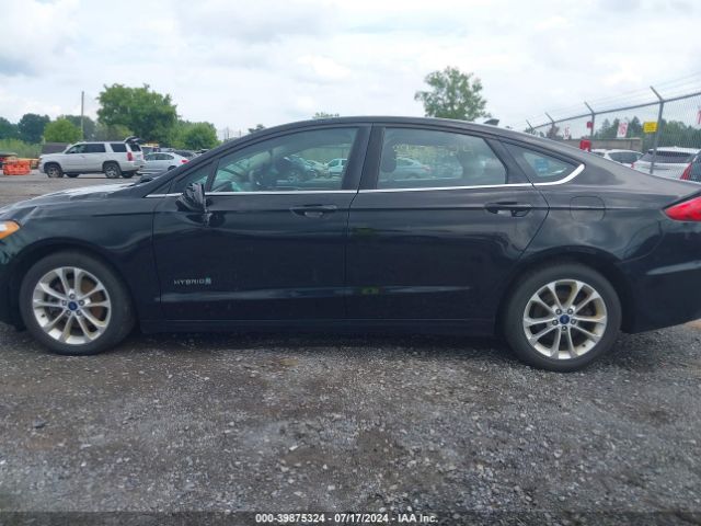 3FA6P0LU1KR212631 Ford Fusion Hybrid Se