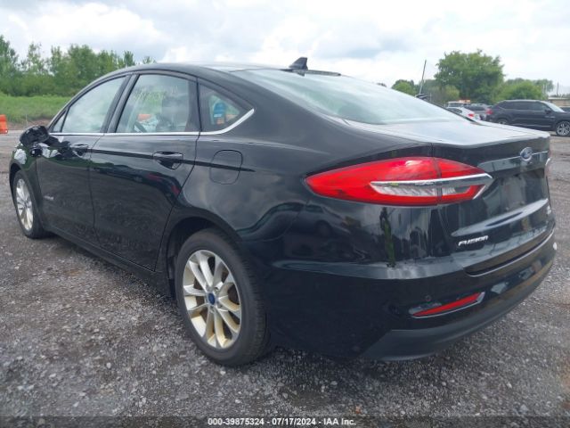 3FA6P0LU1KR212631 Ford Fusion Hybrid Se