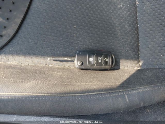 1VWAT7A3XFC042127 Volkswagen Passat 1.8t S