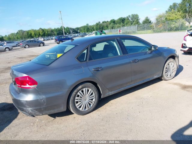 1VWAT7A3XFC042127 Volkswagen Passat 1.8t S